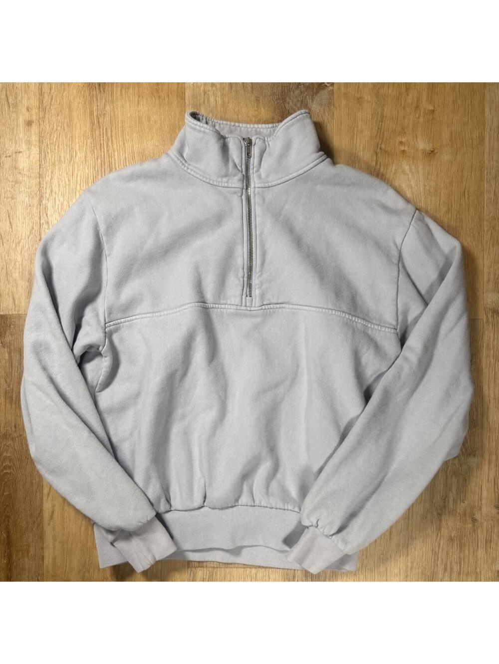 Brandy Melville Quarter-Zip Sweatshirt – Light Blue (One Size)